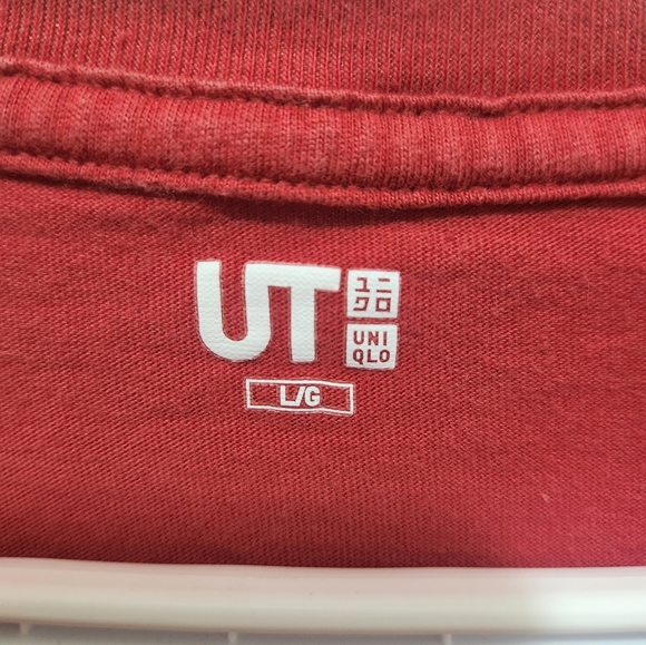 Gibson guitar Uniqlo T-shirt - Picture 2 of 3